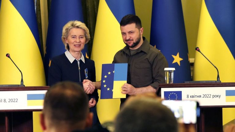 Η Φον ντερ Λάιεν στο Κίεβο για την πορεία ένταξης της Ουκρανίας