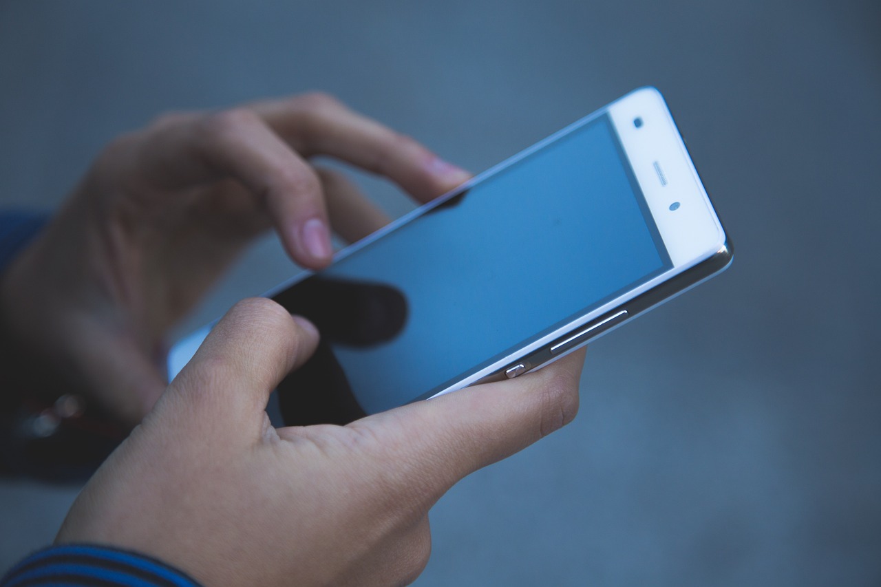Πώς τα smartphones αλλάζουν τον πόλεμο στην Ουκρανία – Όταν ο εχθρός προδίδει τη θέση του