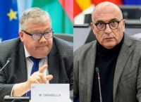 Αντίστροφη μέτρηση για την άρση της ασυλίας των ευρωβουλευτών Ταραμπέλα – Κοτσολίνο Αντίστροφη μέτρηση για την άρση της ασυλίας των ευρωβουλευτών Ταραμπέλα – Κοτσολίνο