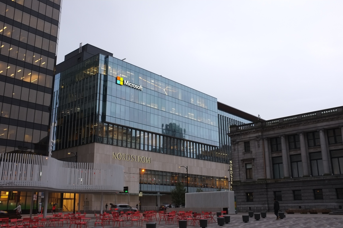 Microsoft: Δημιουργεί ακαδημία ψηφιακών δεξιοτήτων για 250.000 δημόσιους υπαλλήλους
