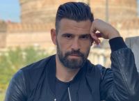 Μιχάλης Μουρούτσος: Δείτε την νέα κουκλάρα συντροφό του [vid]