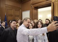 HS students brief PM Mitsotakis on their Pandemic Museum project at Maximos Mansion