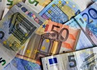 Στέγη: Βαρύ το κόστος για τους Έλληνες- Καθυστερούν να πληρώσουν λογαριασμούς Στέγη: Βαρύ το κόστος για τους Έλληνες- Καθυστερούν να πληρώσουν λογαριασμούς