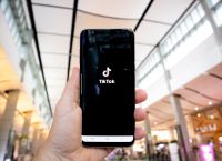 Η μυστική γλώσσα του TikTok- Το κρυφτό με τις λέξεις και τι σημαίνει «μάσκαρα»