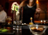 Patras: Tampered drinks send 18 teenagers to hospitals, dozens sick at home