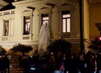 Κατάληψη στο Εθνικό Θέατρο από τους ηθοποιούς – Παραιτήθηκαν καθηγητές της Δραματικής Σχολής [vid]