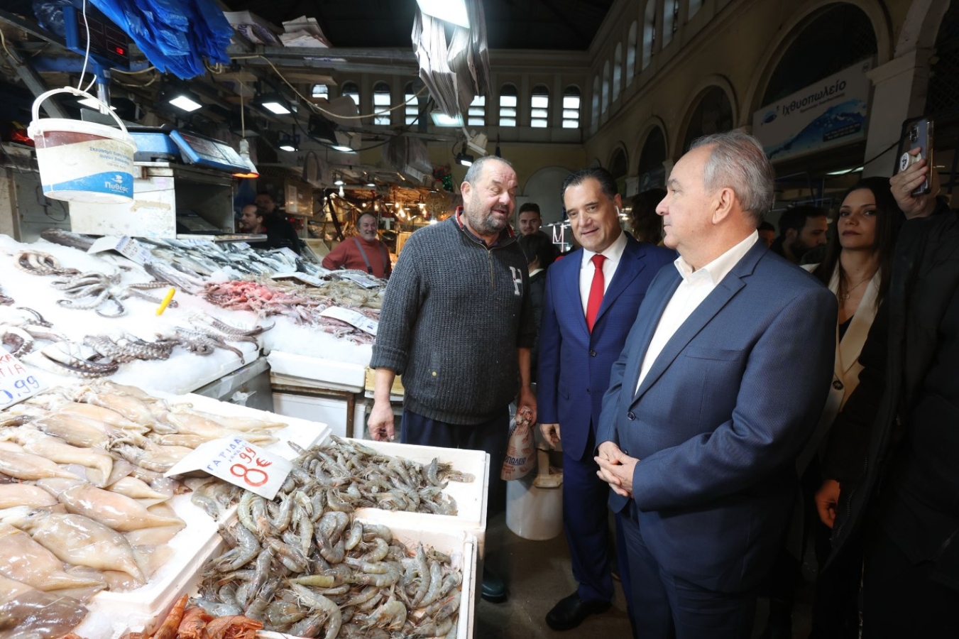 Επισκέψεις του Υπουργού Ανάπτυξης Άδωνι Γεωργιάδη και του Αναπληρωτή Υπουργού στην Κεντρική Ιχθυαγορά Αθηνών