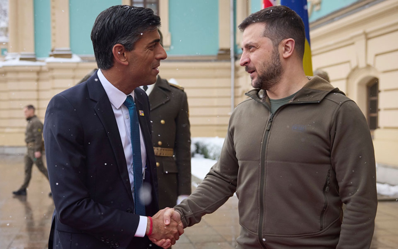 Σούνακ και η άμεση στρατιωτική συνδρομή στην Ουκρανία