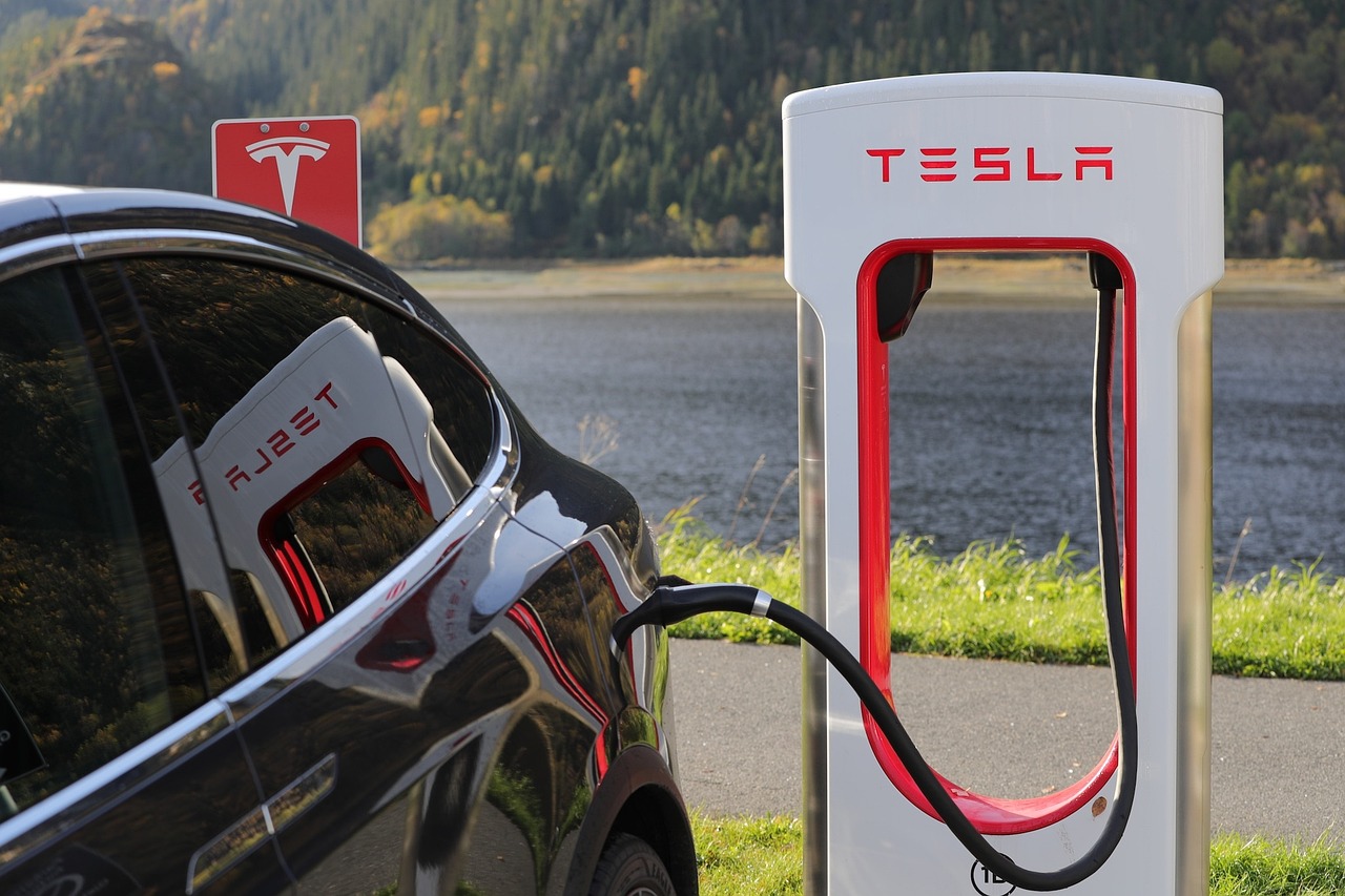 Tesla: Αλμα 18% στις πωλήσεις ηλεκτρικών οχημάτων της εταιρείας στην Κίνα