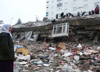 Εκατόμβη χιλιάδων νεκρών στην Τουρκία Εκατόμβη χιλιάδων νεκρών στην Τουρκία