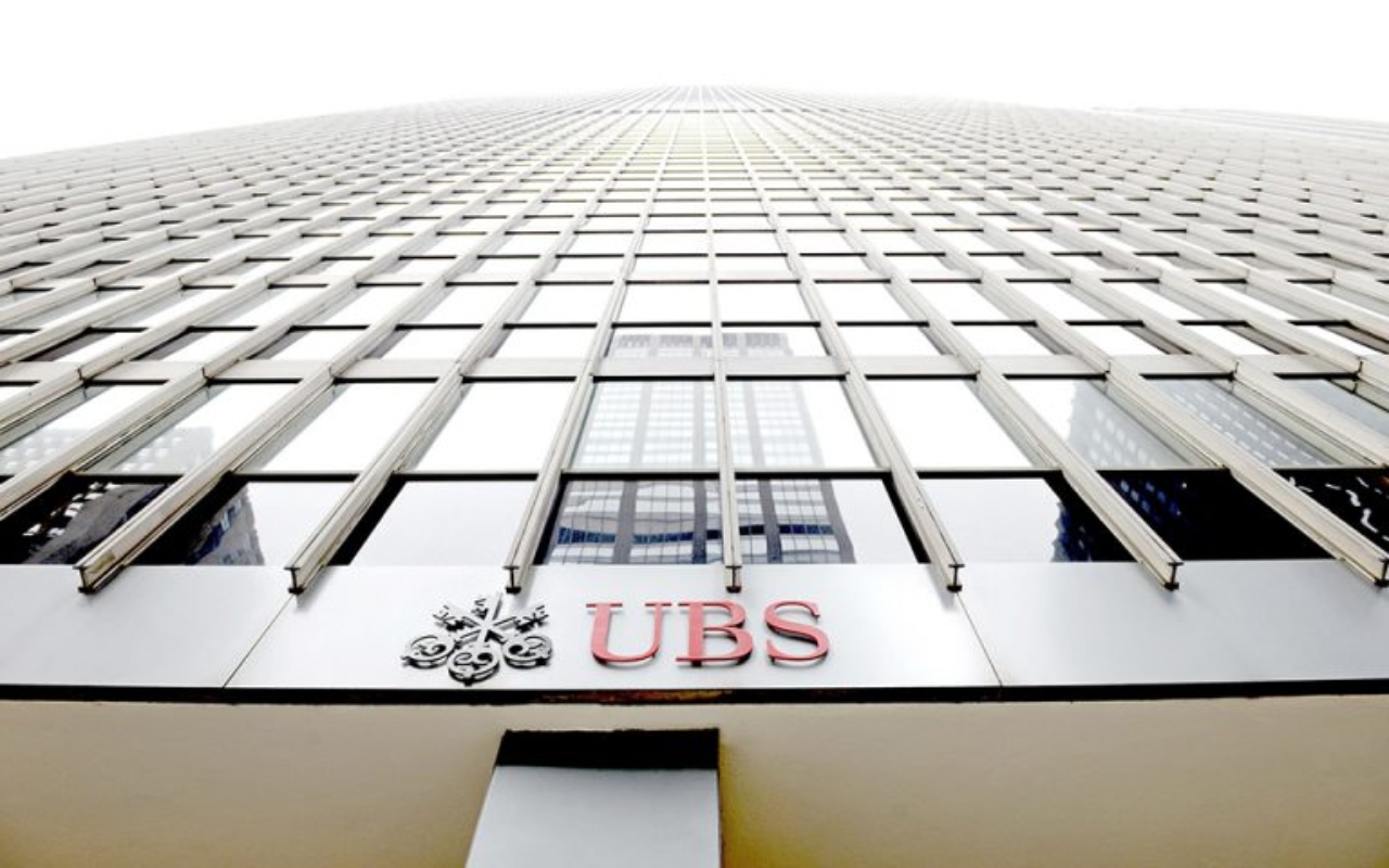 Η UBS συμφώνησε να αγοράσει την Credit Suisse για πάνω από 2 δισ. δολάρια