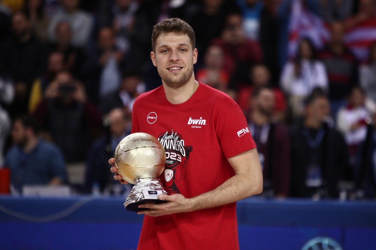 Βεζένκοβ: Αναδείχθηκε για δεύτερη φορά MVP του μήνα στην EuroLeague