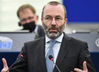 Μάνφρεντ Βέμπερ για Τέμπη: «Οι σκέψεις μας είναι με τον ελληνικό λαό»