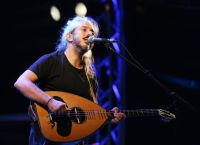 Γιάννης Χαρούλης: Πούλησε το λάδι του για να δωρίσει 4 όργανα στο Μουσικό Γυμνάσιο Λασιθίου