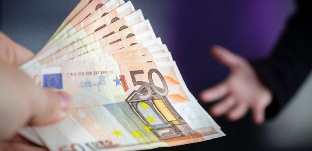 «Κλειδώνει» την ερχόμενη Παρασκευή η αύξηση του κατώτατου μισθού [vid]