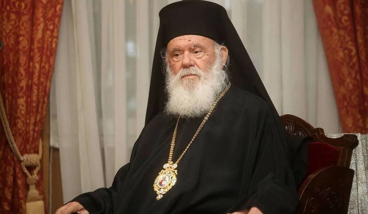 «Ως εδώ»: Μήνυμα Ιερώνυμου για εμπλοκή κληρικών στα πολιτικά δρώμενα της χώρας