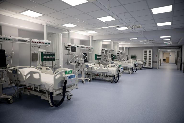 Προς χαλάρωση τα μέτρα κατά του Covid και στα νοσοκομεία – Ποιες αλλαγές εξετάζονται