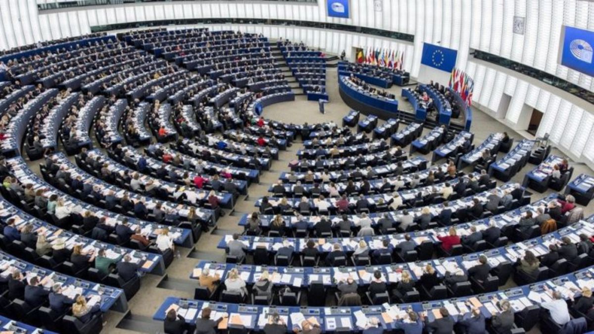 Ε.Ε: Νέοι κανόνες διαφάνειας για ίση αμοιβή ανάμεσα στα δύο φύλα