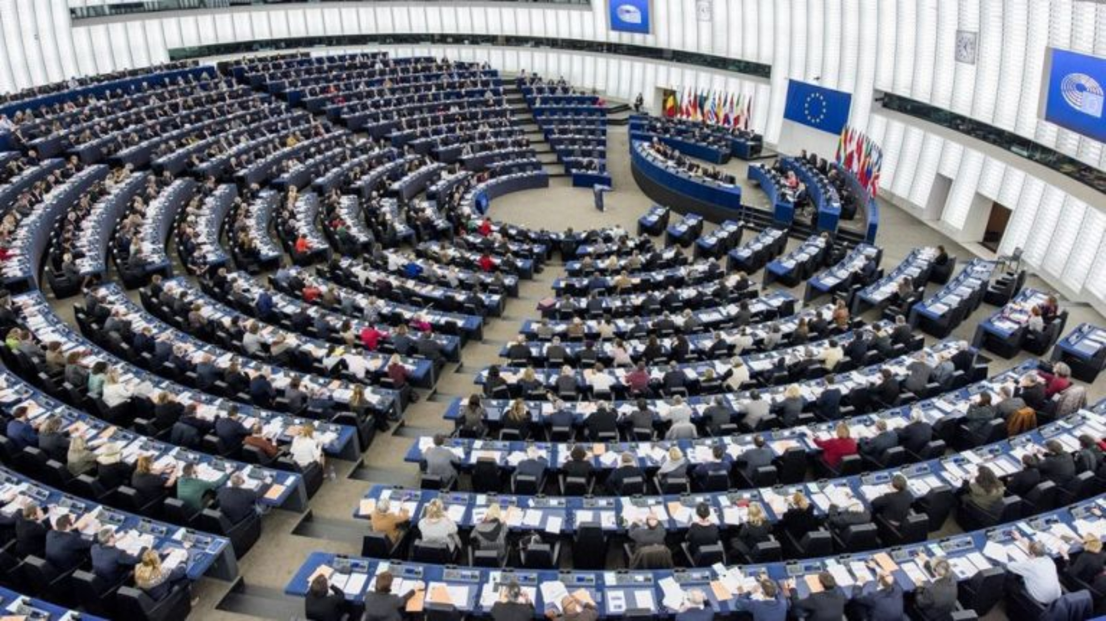Ε.Ε: Νέοι κανόνες διαφάνειας για ίση αμοιβή ανάμεσα στα δύο φύλα