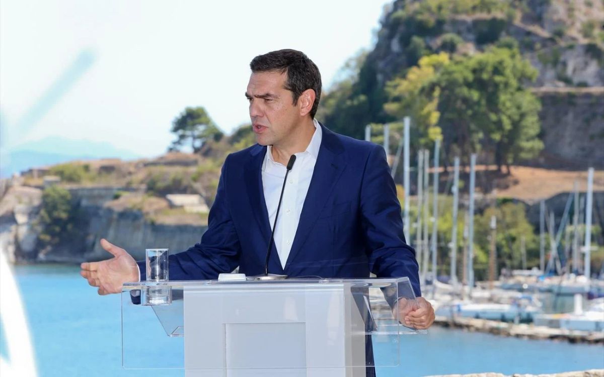 Αλέξης Τσίπρας – Καλαμάτα: Σκληρό ροκ στην προεκλογική ομιλία του