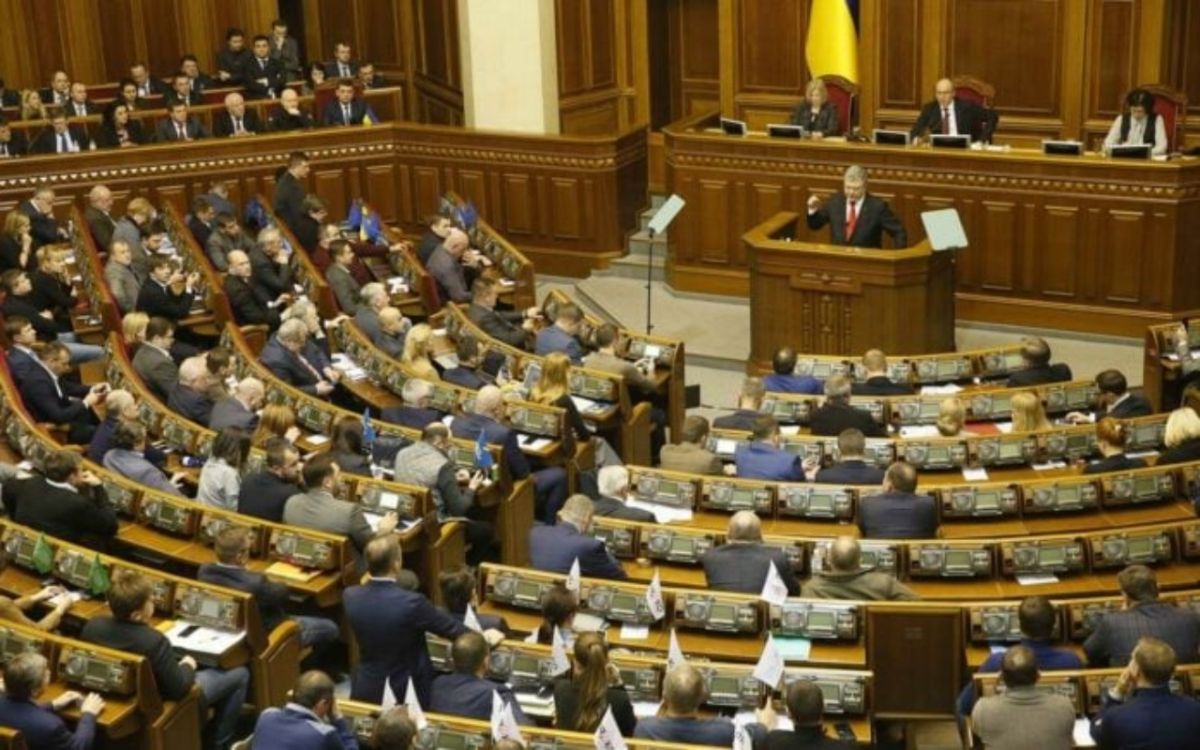 Ποιος θα σταματήσει τους Ουκρανούς ολιγάρχες;