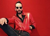 Μουζουράκης: «Σκέφτηκα να κάνω κουμπάρο τον Πατέρα Αντώνιο, αλλά τραβάει μεγάλο ζόρι»