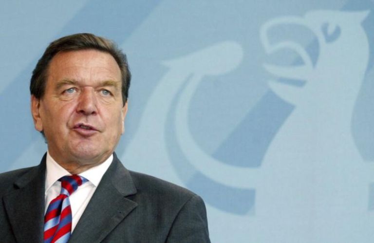 Ο Σρέντερ παραμένει μέλος του SPD, παρά τις σχέσεις με τον Πούτιν