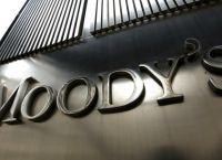 Moody’s: Η ισχυρή πιστωτική ανάπτυξη και τα υψηλότερα επιτόκια ενισχύουν τις ελληνικές τράπεζες