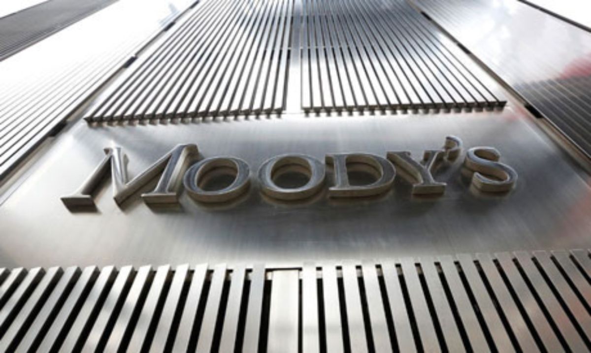 Moody’s: Υποβαθμίζει σε αρνητικό το outlook του αμερικανικού τραπεζικού συστήματος