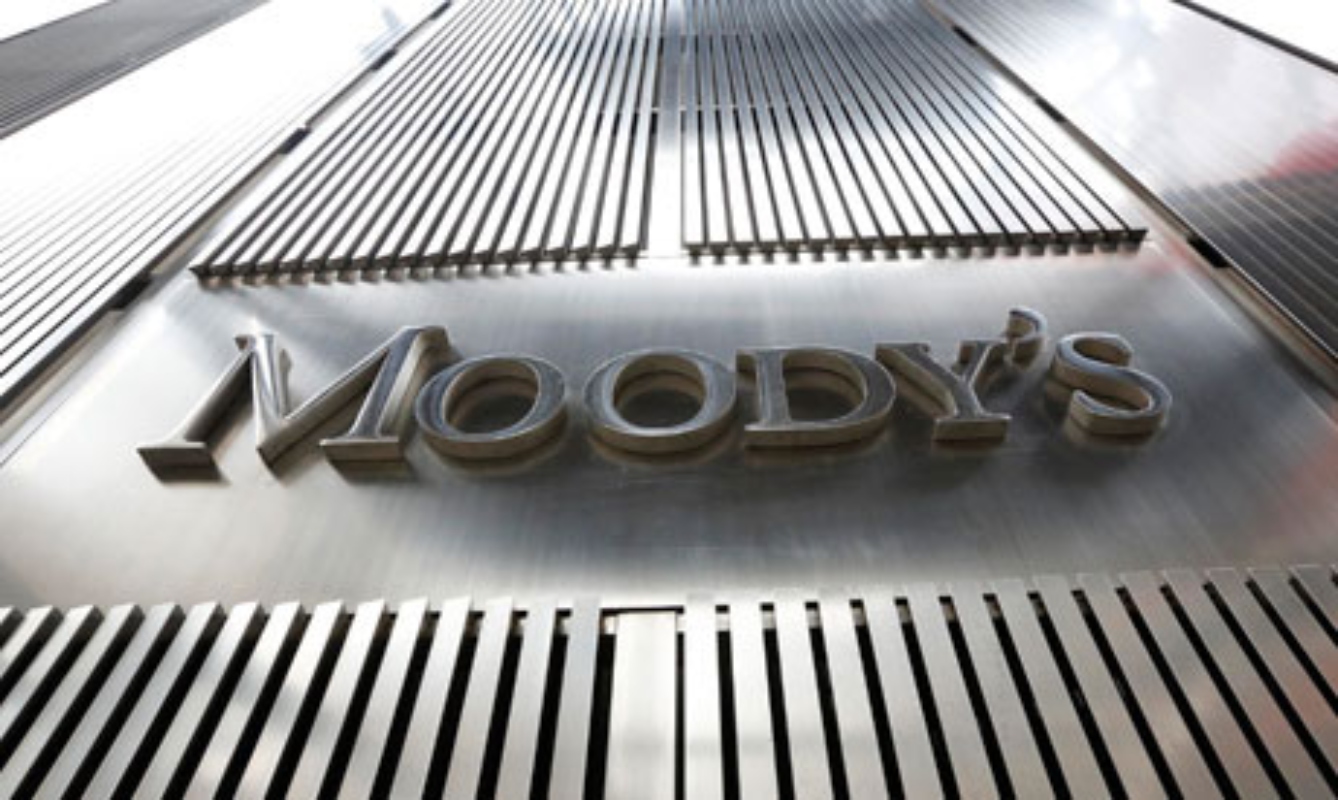 Moody’s: Υποβαθμίζει σε αρνητικό το outlook του αμερικανικού τραπεζικού συστήματος