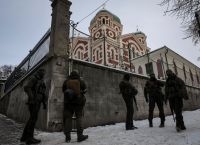 Η Ουκρανία διώχνει φιλορώσους κληρικούς από μοναστήρι στο Κίεβο