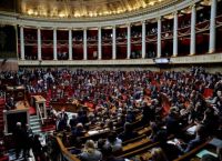 Γαλλία: Kατατέθηκαν οι προτάσεις μομφής κατά της κυβέρνησης Μακρόν