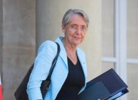 Συγκρατημένη αισιοδοξία της πρωθυπουργού Μπορν για την συνταξιοδοτική μεταρρύθμιση
