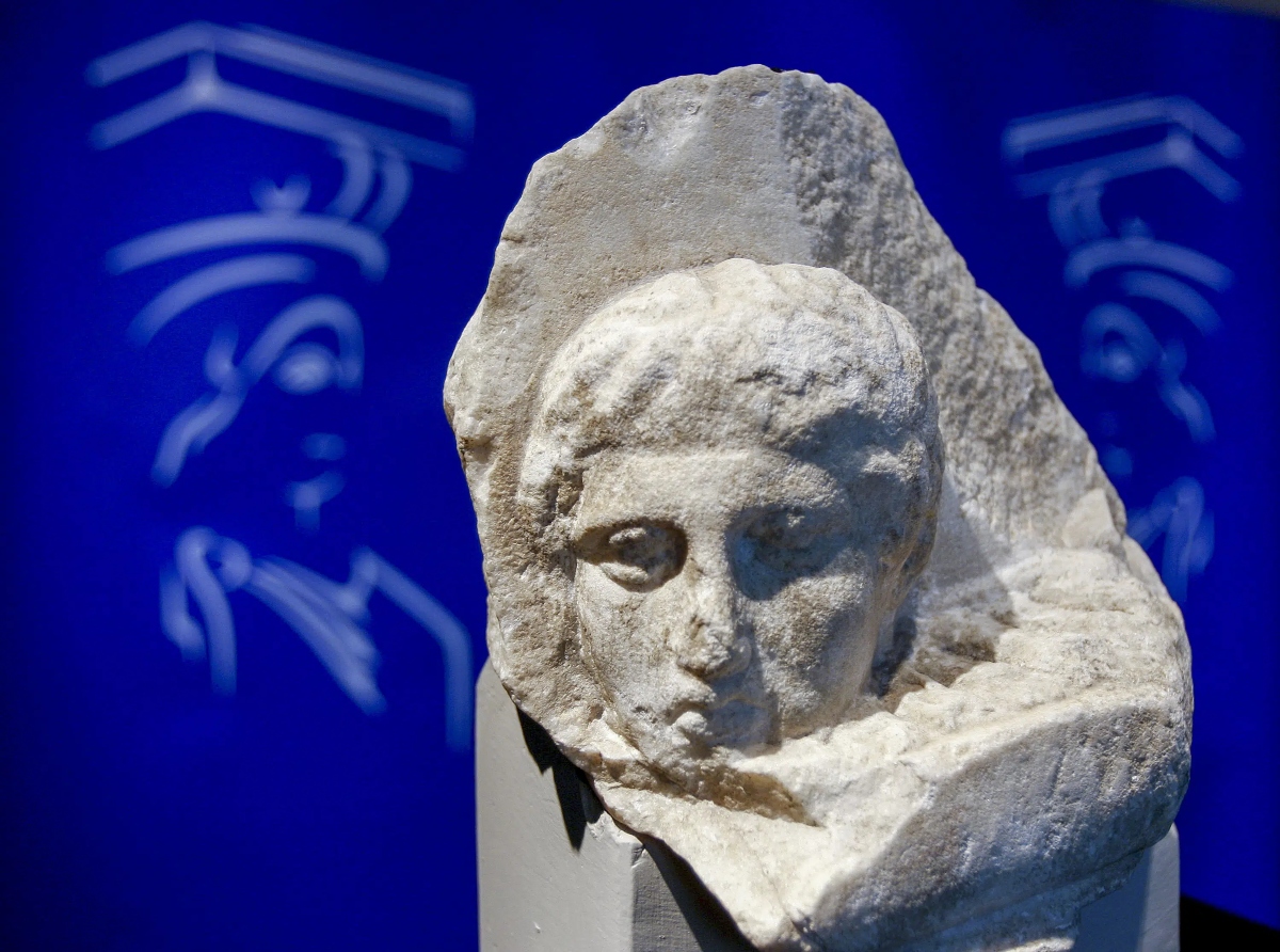 Three fragments from the Parthenon returned to Greece by the Vatican