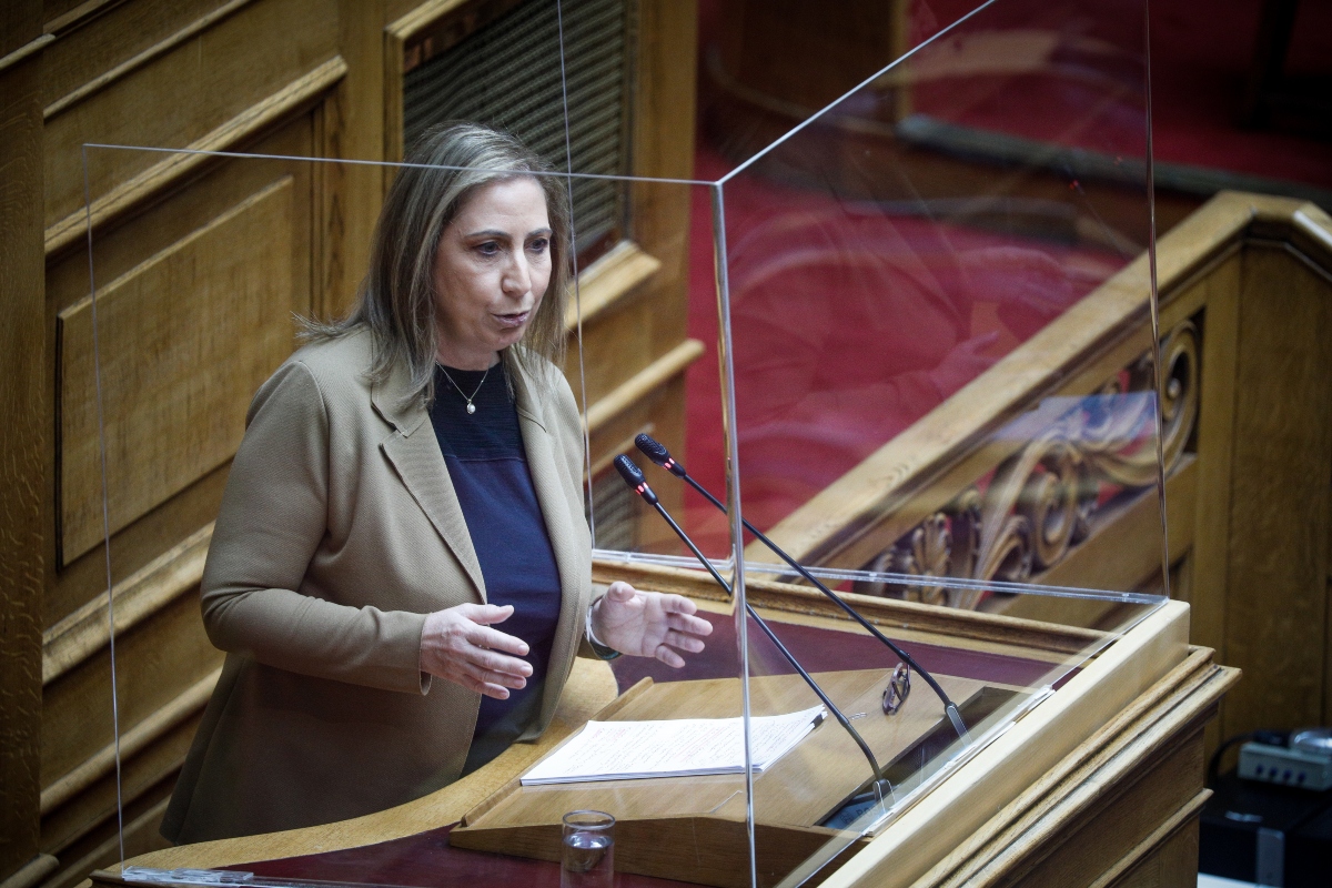 Ξενογιαννακοπούλου: “Ανεπαρκής και ψηφοθηρική η αύξηση του κατώτατου μισθού”