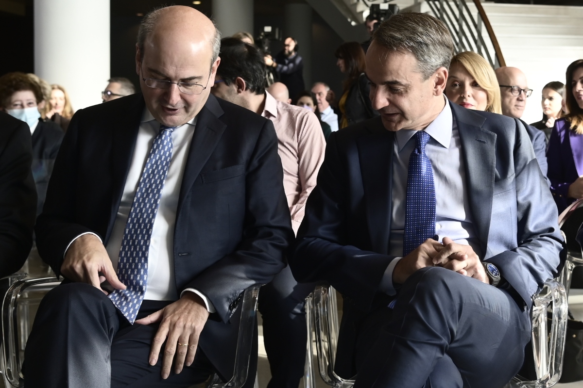 Κατώτατος μισθός: “Κλείδωσε” το ποσό – Αυξάνονται και 12 επιδόματα