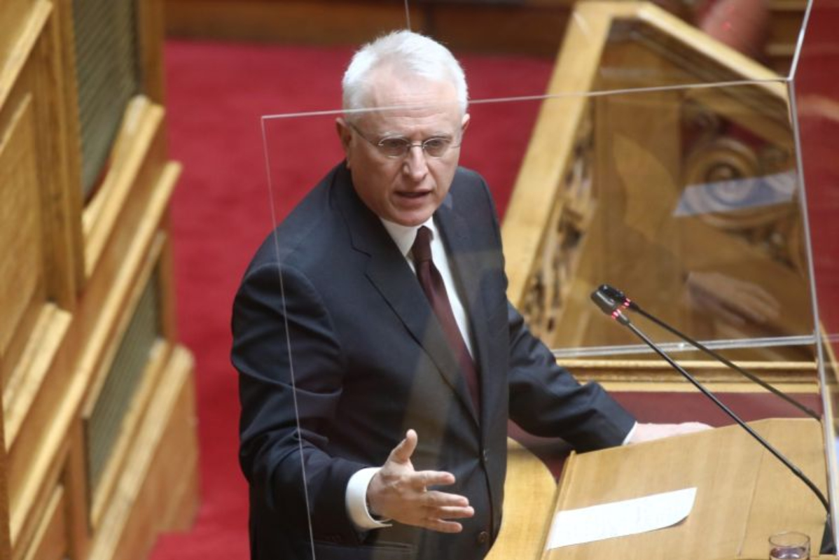 Ραγκούσης: Νοικιάζω τη βίλα στην Πάρο για την… αξιοπρέπεια των παιδιών μου (!)