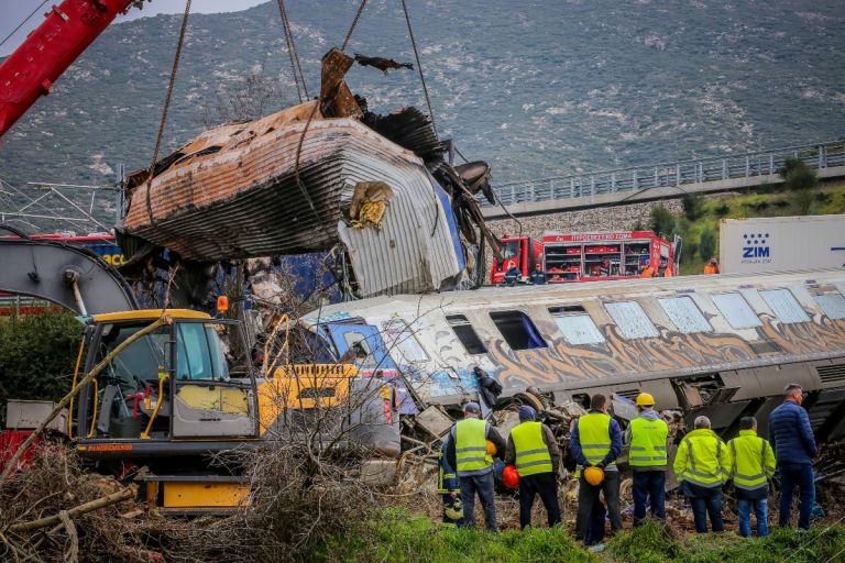 Βίντεο ντοκουμέντο: Η στιγμή της σύγκρουσης των δύο τρένων στα Τέμπη [vid]
