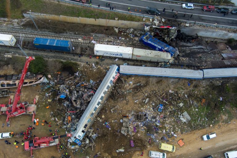 Report: Station master warned of head-on train collision 17 minutes before horrific crash