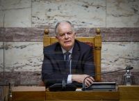 Τασούλας: Οφείλουμε να ανταποκριθούμε στη μνήμη των θυμάτων – Ενός λεπτού σιγή στη Βουλή