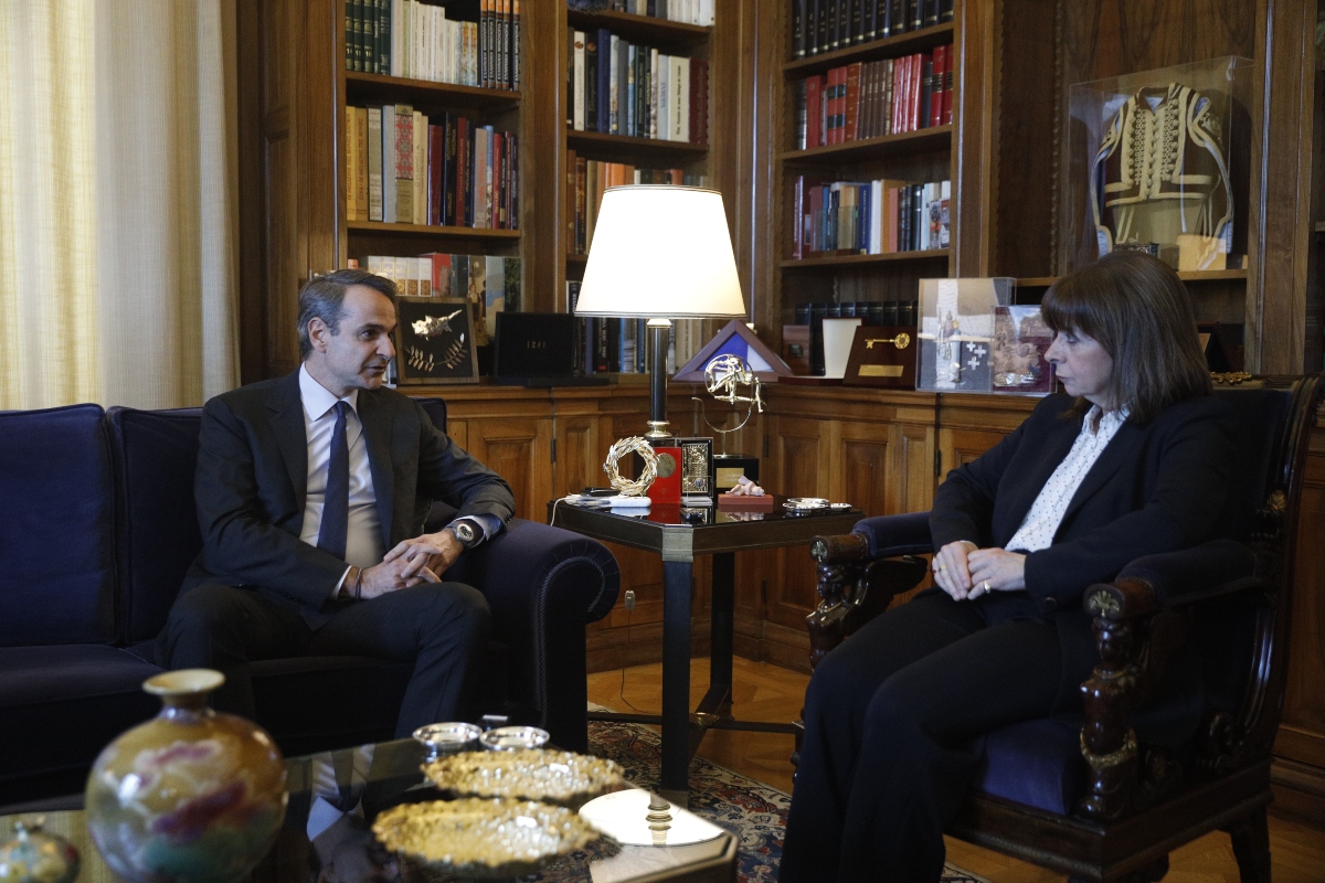 Μητσοτάκης σε Σακελλαροπούλου: Η έρευνα για τα Τέμπη θα γίνει με διαφάνεια και ταχύτητα [vid]