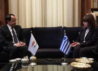Σακελλαροπούλου σε Χριστοδουλίδη: Διαρκές μέλημα το Κυπριακό