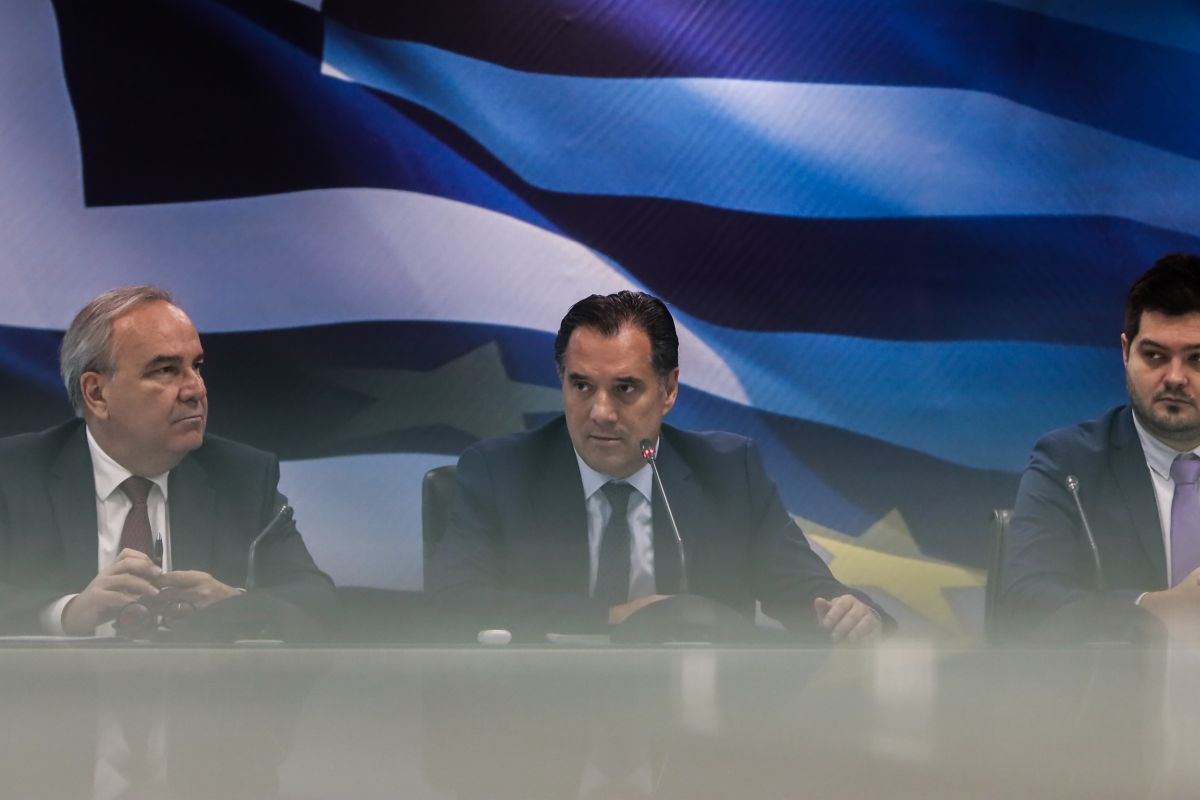 Άδωνις Γεωργιάδης: Από 29 Μαρτίου το «καλάθι των νονών» – Από 4 Απριλίου το «καλάθι του Πάσχα»