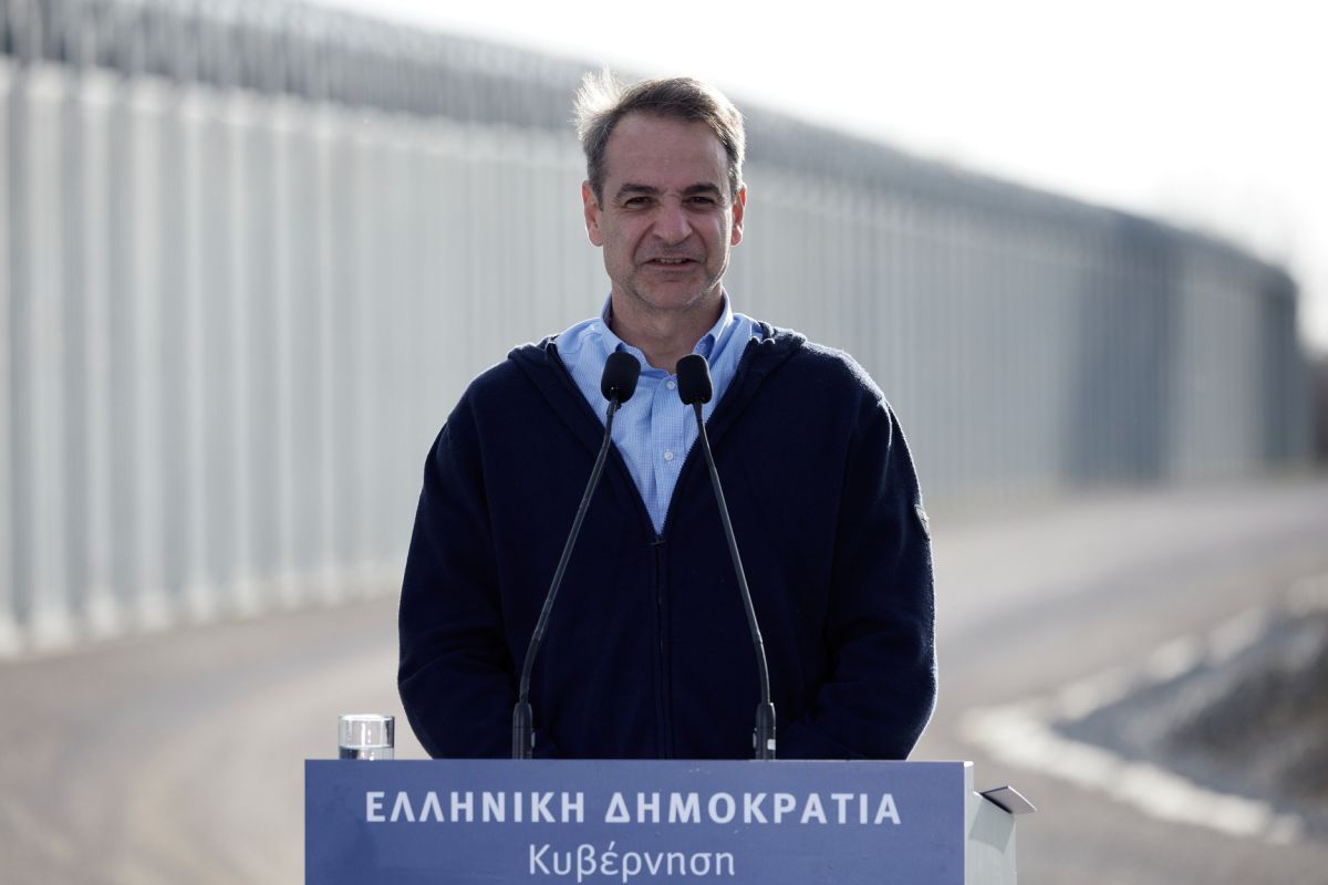Politico: Ο Μητσοτάκης συμβάλλει στην ευρωπαϊκή ασφάλεια με τον φράχτη