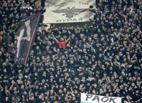Απίστευτο! Οι οπαδοί του ΠΑΟΚ έφτιαξαν επικό γκράφιτι έξω από τη Θύρα 4 για τον “Μανάβη”