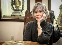 Jane Fonda: “Η Jennifer Lopez ακόμα δεν μου έχει ζητήσει συγγνώμη”