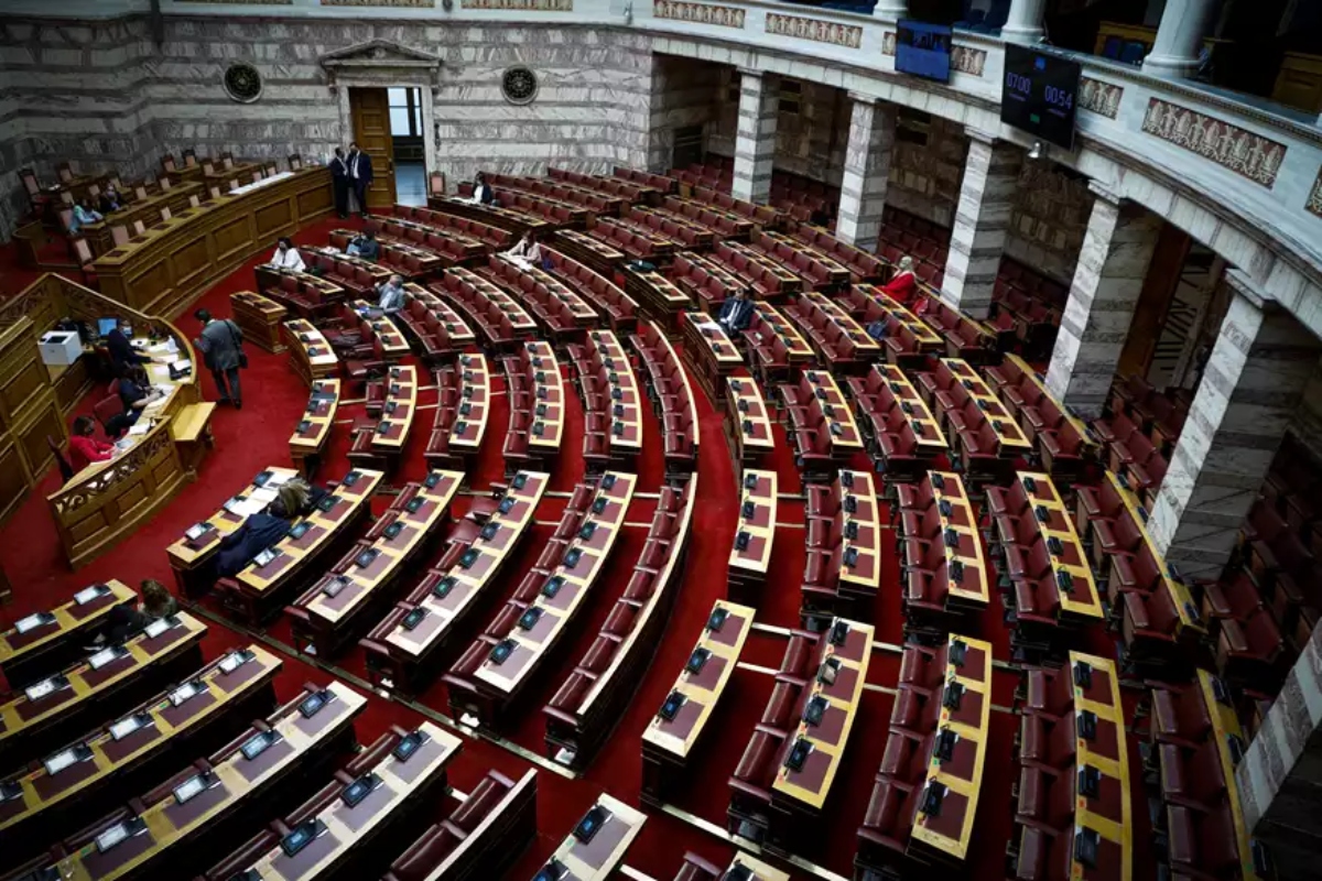 Η ερώτηση Νικολόπουλου προς τον Χρ. Σπίρτζη το 2017 για τα «τυφλά» τρένα