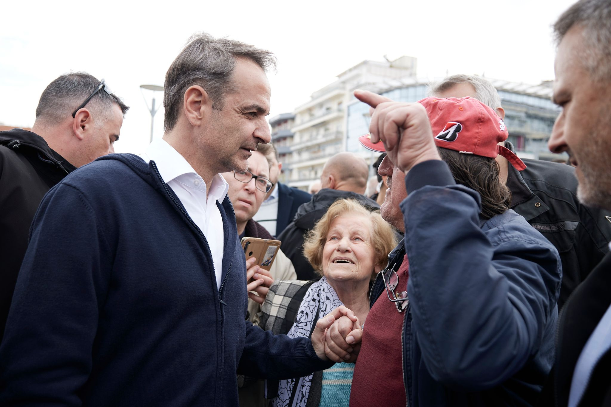 Μητσοτάκης: Ευχαριστώ από καρδιάς τις Εβρίτισσες και Εβρίτες που έβαλαν και βάζουν πλάτη για την πατρίδα