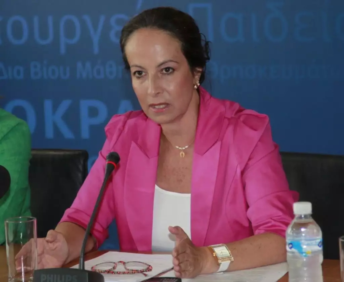 Η ανάρτηση της Άννας Διαμαντοπούλου για την πρόεδρο της Φιλοσοφικής Σχολής