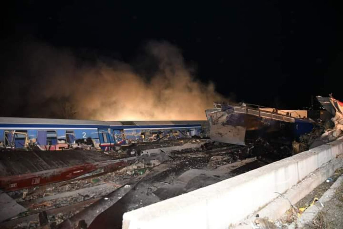 Τέμπη σύγκρουση τρένων: Στους 32 οι νεκροί- 85 τραυματίες – Έγιναν ακρωτηριασμοί [vid]